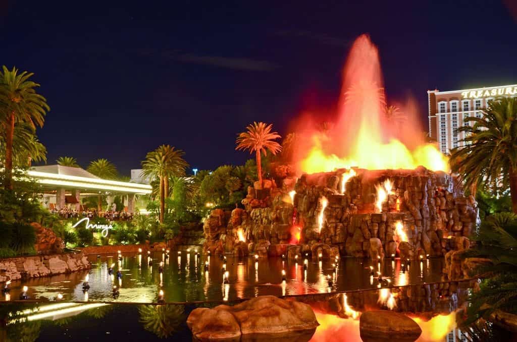 Mirage Volcano - Things to do in Las Vegas For Free