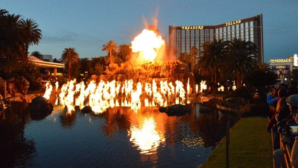 Mirage Volcano Show - Free Shows in Las Vegas