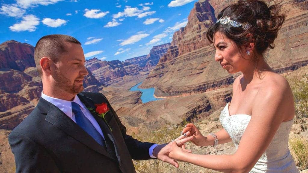 Valley of Fire Wedding by Private Limousine - Las Vegas Wedding Venues