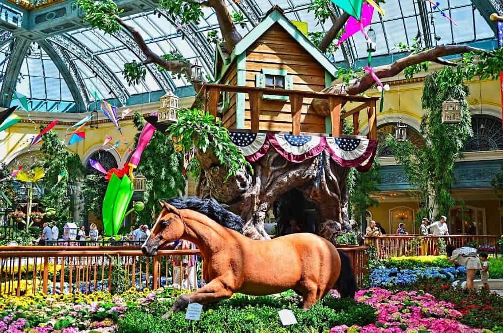 Bellagio Conservatory - Things to do in Vegas with Kids