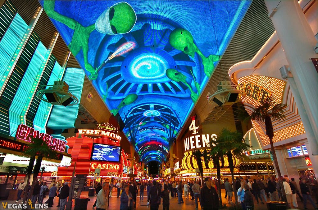 Viva Vision Light Show - Things to do in Vegas under 18